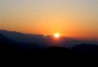 Sarangkot Sunrise & Sunset View Tour inklusive einer Stunde Paragliding 7 Tage