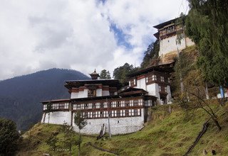 Jomolhari Trek with a Culture Tour of Paro and Thimphu, 12 Days