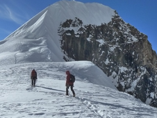 Besteigung Des Tharpu Chuli | Tent Gipfel 5695M | 17 Tage