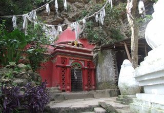 Trekking de méditation la grotte de Maratika (Halesi Mahadev), cabane, 9 jours