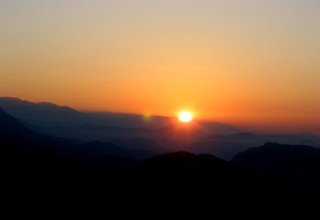 Voir le coucher et lever du soleil (tour de 7 jours) avec une heure de parapente