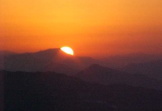 Voir le coucher et lever du soleil (tour de 7 jours) avec une heure de parapente