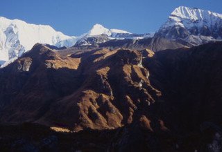 Escalade de Tharpu Chuli | Pic Tent 5695m | 17 Jours