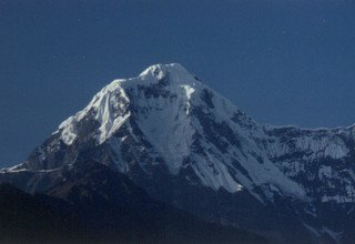 Hiun Chuli Gipfel, Zelten 19 Tage