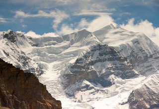 Pisang Peak Climbing, 19 Days