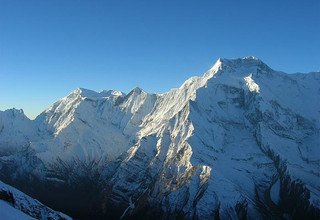 Pisang Peak Climbing, 19 Days