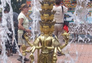 Buddhistische Pilgerfahrt zum Geburtsort von Buddha