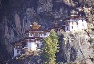 Jomolhari Trek with a Culture Tour of Paro and Thimphu, 12 Days