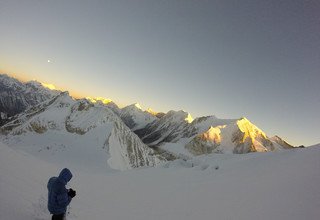 Larkya Peak Climbing, 19 Days