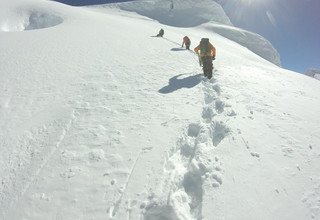 Larkya Peak Climbing, 19 Days