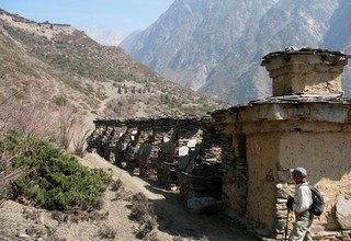 Tsum Valley and Manaslu Trek traverse Larkya-La Pass, 23 Days