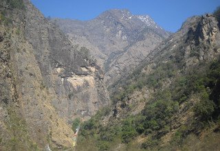 L'entie vall de Tsum, camping trekking 29 jours