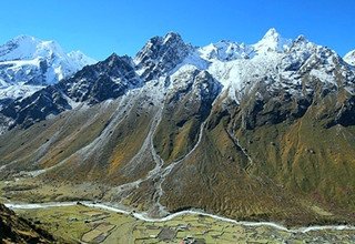 Trekking dans la vallée de Rolwaling et au col de Tashi Lapcha, 18 Jours