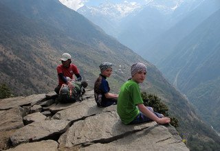 Langtang Classic Family Lodge Trek, Kathmandu Valley Hiking and Chitwan Tour, 28 Days 11 April to 08 May 2014