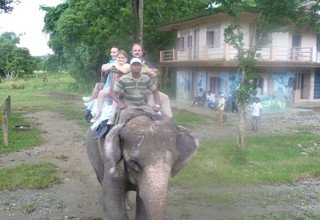 Annapurna Paronama Trek pour Familles avec Rafting et parc Chitwan, 14 Jours