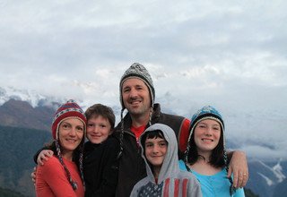 Annapurna Paronama Trek pour Familles avec Rafting et parc Chitwan, 14 Jours