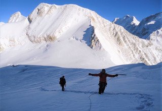 Larkya Peak Climbing, 19 Days