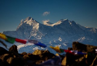 Lumba Sumba Pass Trek (Kanchenjunga-Makalu), 22 Days