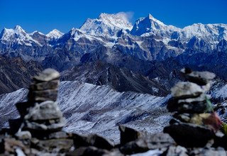 Lumba Sumba Pass Trekking (Kanchenjunga-Makalu), 22 Jours