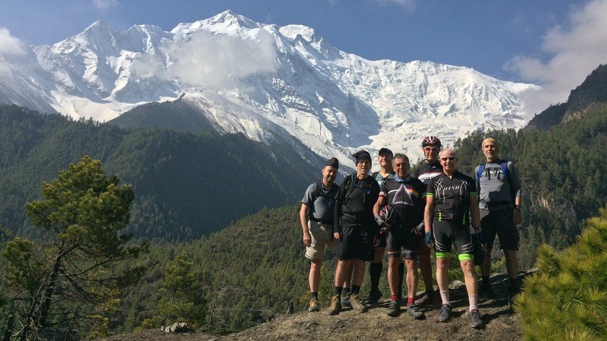 Group photo during Annapurna Circuit Trek