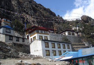 Meditative Wanderung zu Buddhistischen heiligen Stätten in der Region Khumbu, 16 Tage