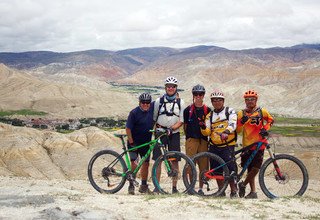 Randonnée VTT dans le Haut Mustang, 16 Jours