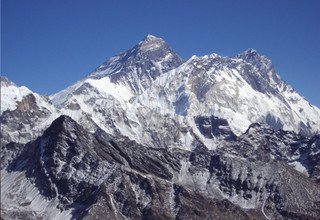 Everest Three Passes Trek via Renjo Pass, Chola Pass and Khongmala Pass, 20 Days