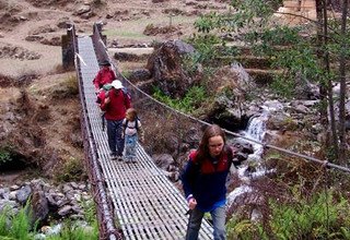 Trek du sentier culturel du bas Solukhumbu (Sherpaland) pour les familles, 9 Jours